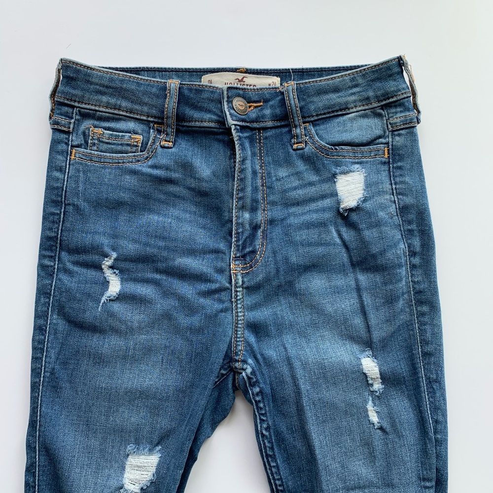 🦋HOLLISTER RIPPED SKINNY JEANS🦋